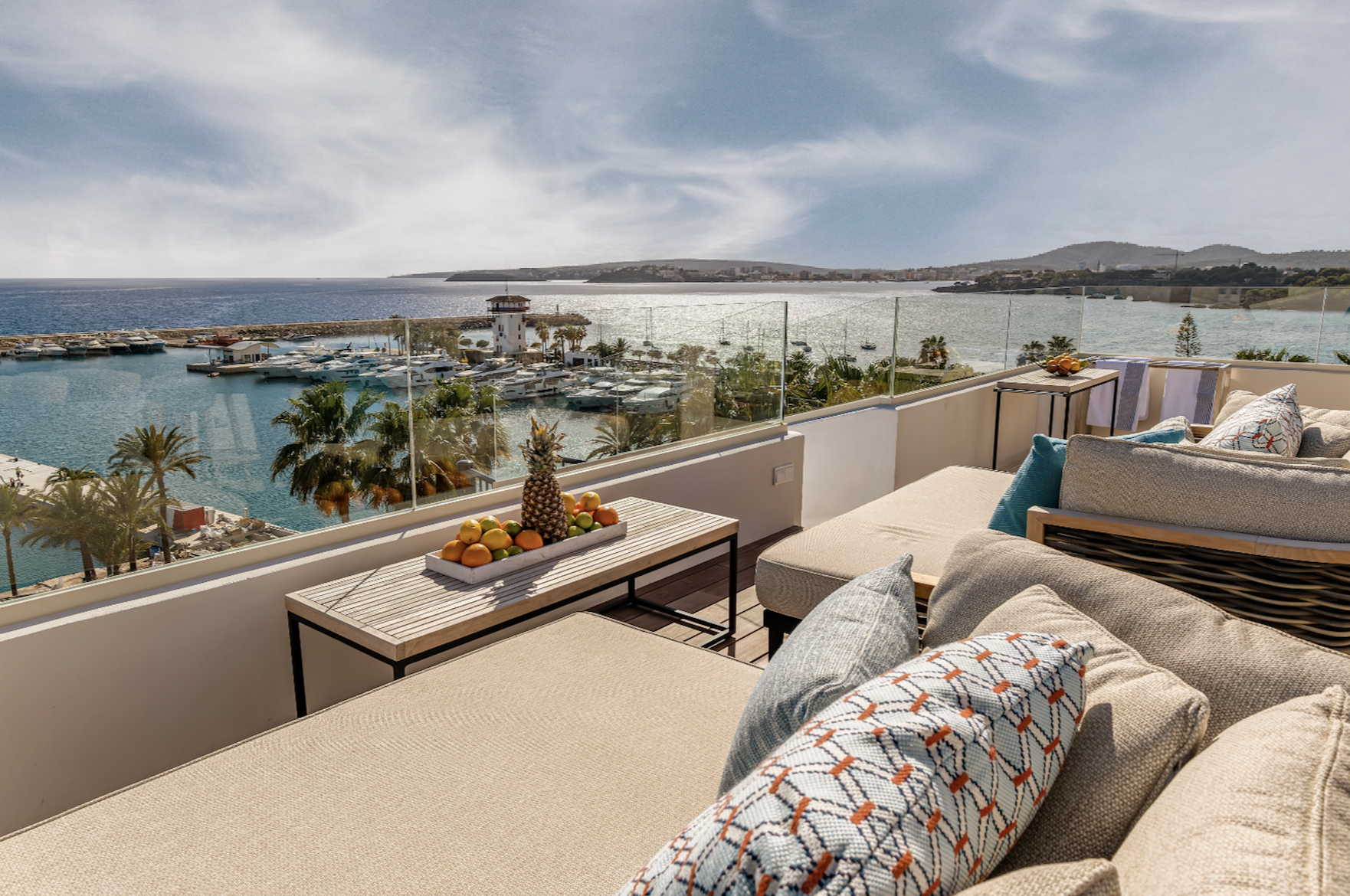 High-class penthouse with sensational sea and harbour views directly in Puerto Portals
