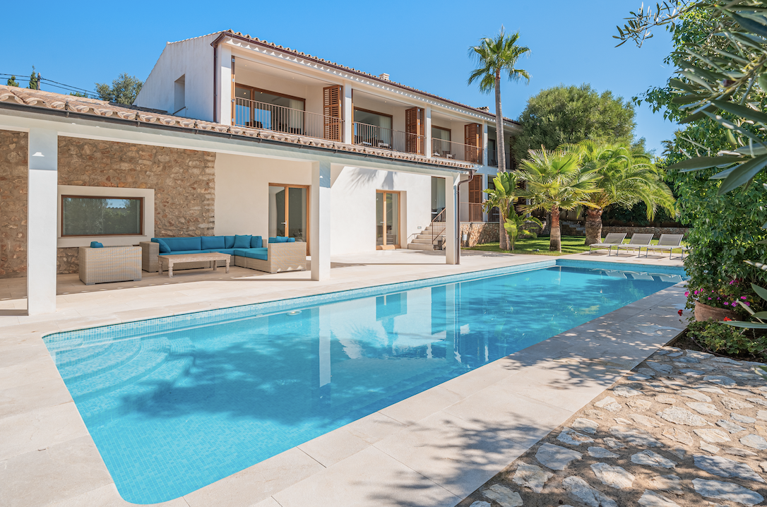 Delightful Villa nestled in the charming village of Calvia