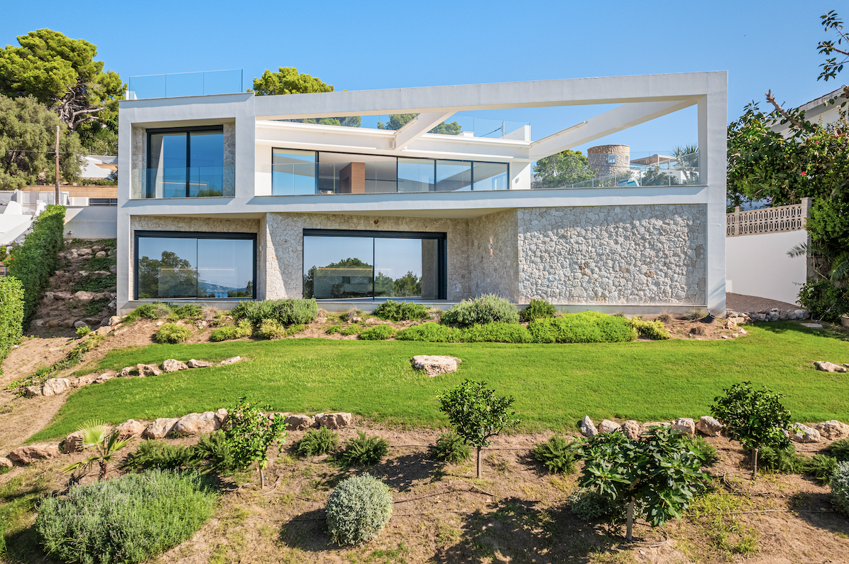 Meerblick-Oase: Neubau-Villa mit atemberaubendem Ausblick in Costa d'en Blanes