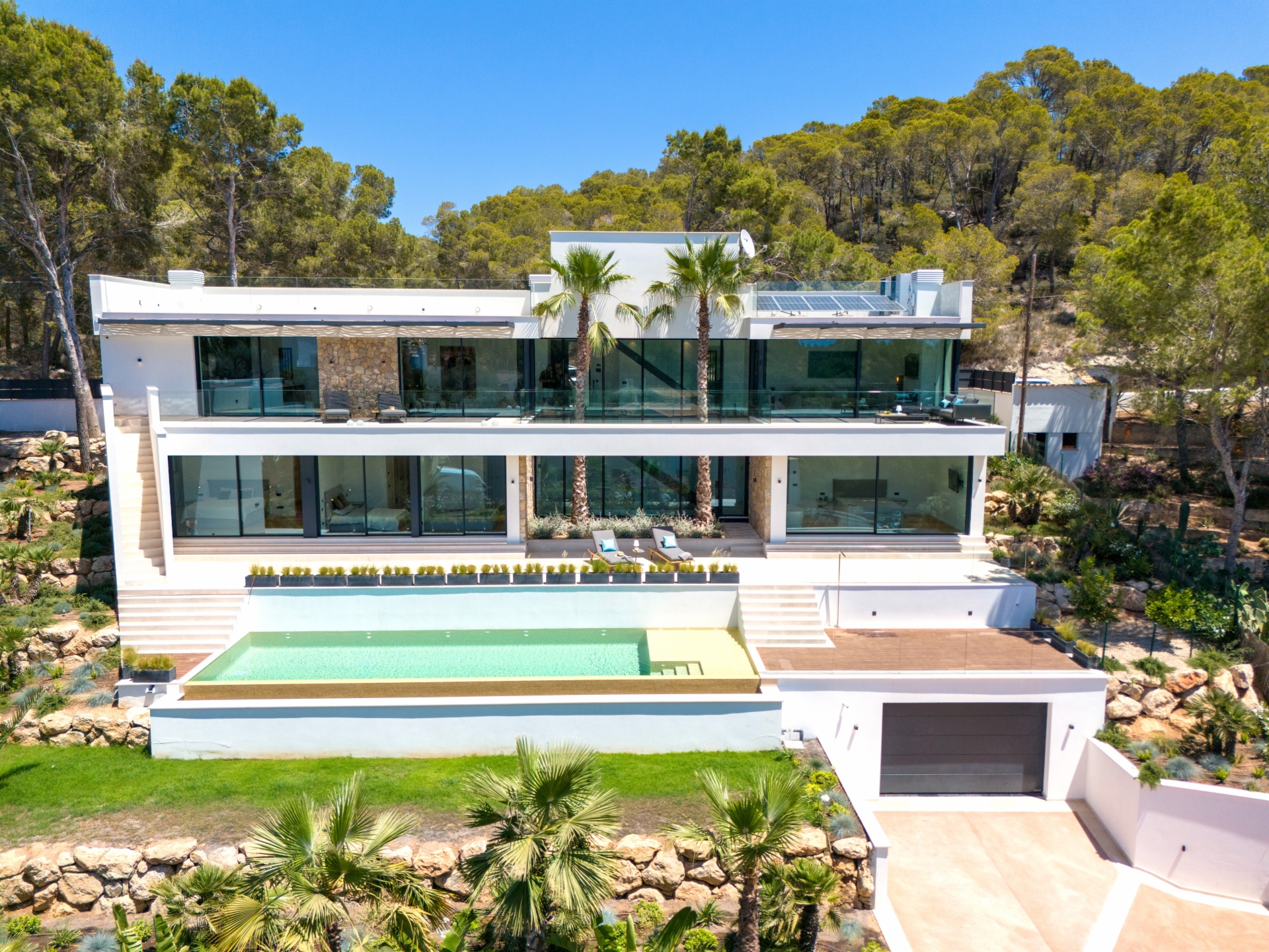 Newly built high-class Villa located in an idyllic setting - Camp de Mar