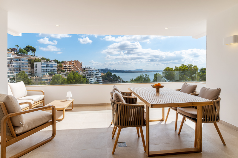 Top renoviertes Apartment mit Blick auf das Meer in Illetas
